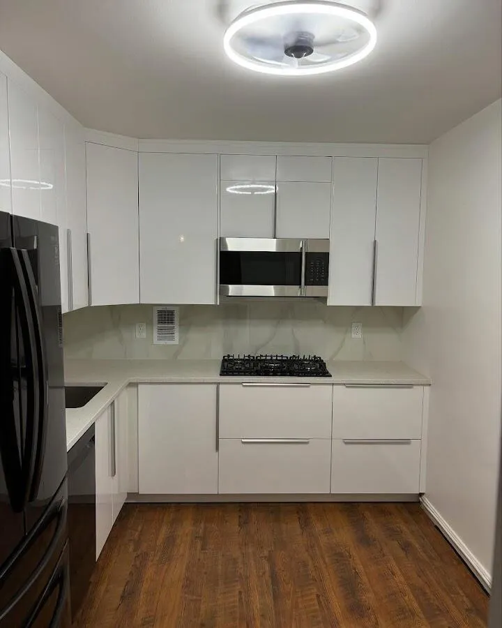 Renovated kitchen with quartz countertops in Independence